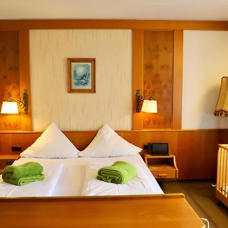 & Wander Gassbachtal Hotel